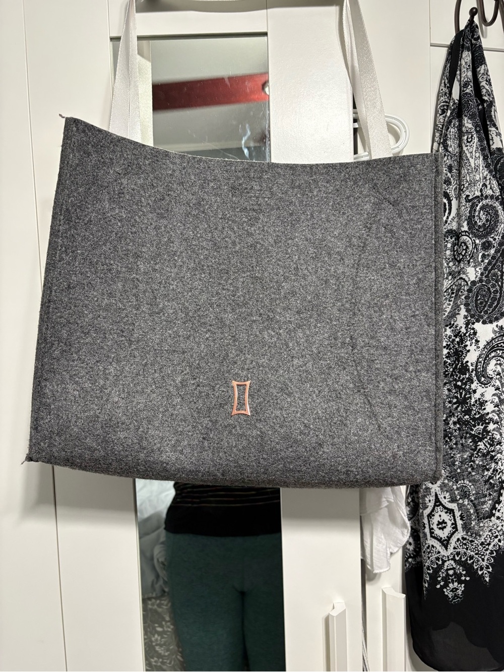 Kit and Ace Minimal Grey Felt Tote Bag with White Straps